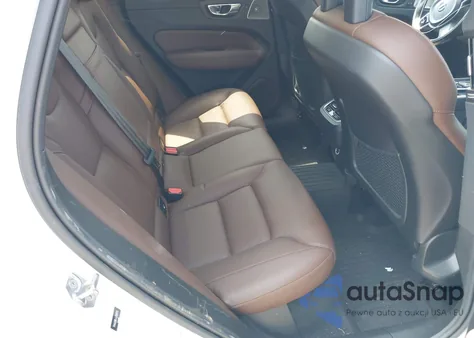 2018 Volvo Xc60 T6 Inscription z USA, uszkodzony, nr VIN YV4A22RL4J1020512